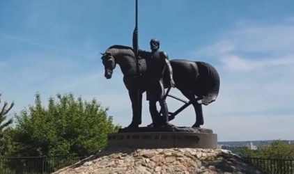 В Пензе для привлечения туристов благоустраивают территорию у памятника Первопоселенцу