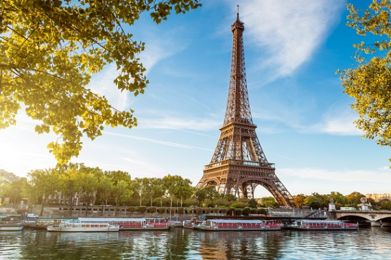 Аэрофлот отметил 65 лет с начала регулярных полетов в Париж