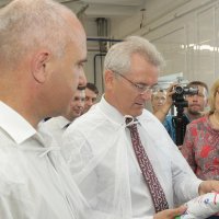 Белозерцев посетил новый молочный завод «НикоМилк»
