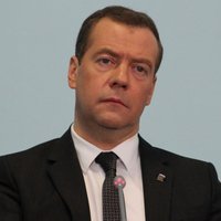 Медведев подписал постановление о приоритете российских товаров в госзакупках