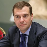 Медведев направил в Оренбург машины скорой и школьные автобусы
