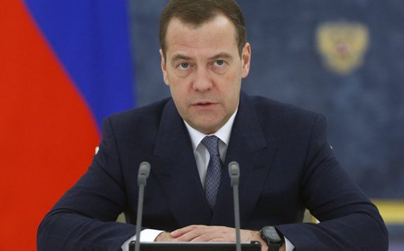 Медведев поручил разобраться с каждым случаем задержки зарплат‍