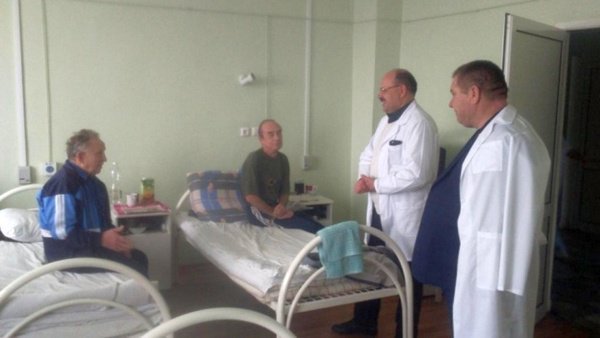 Владимир Стрючков пообщался с пациентами Лопатинской ЦРБ